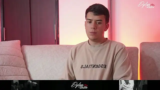 Dylan_KatteLive: διαδικτυακό σόου στην κάμερα