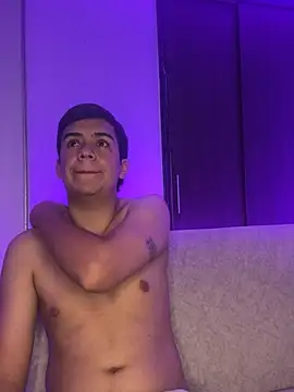 Dylan_KatteLive   – webcam-show