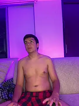 Dylan_KatteLive: διαδικτυακό σόου στην κάμερα