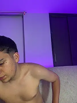 Dylan_KatteLive's Webcam Show