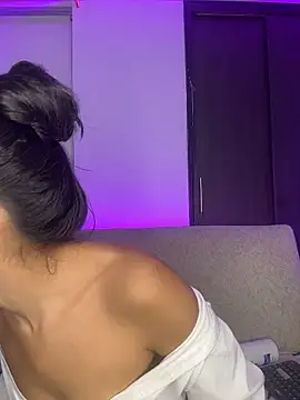 Dylan_KatteLive Adlı Modelin Web Kamerası Şovu