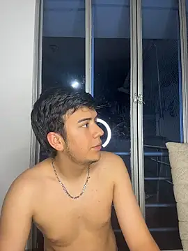 Dylan_KatteLive's Live Chat Room