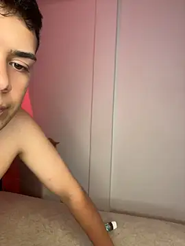 Dylan_KatteLive – webcam-show