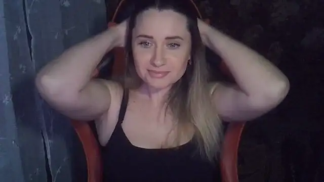 Show modela KiraKisskis na web-kameri