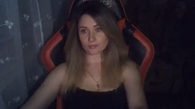 KiraKisskis webcam show