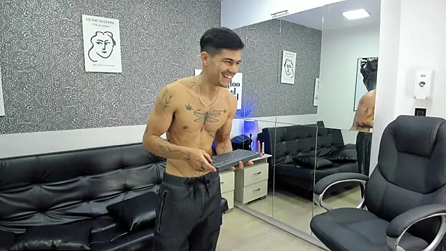 Jared_Cole Show in webcam
