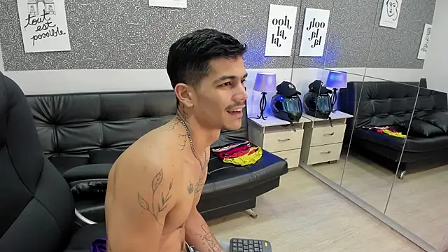 Jared_Cole Show in webcam