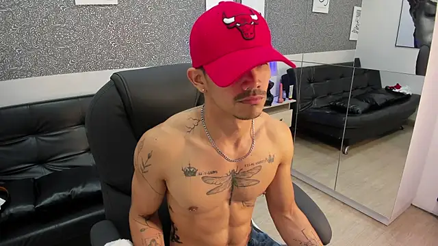 Jared_Cole Show in webcam
