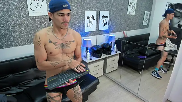 Jared_Cole Show in webcam
