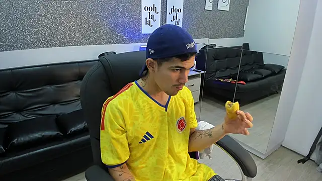 Show modela Jared_Cole na web-kameri