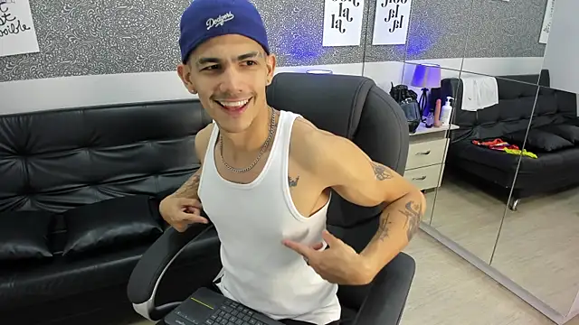 Show modela Jared_Cole na web-kameri