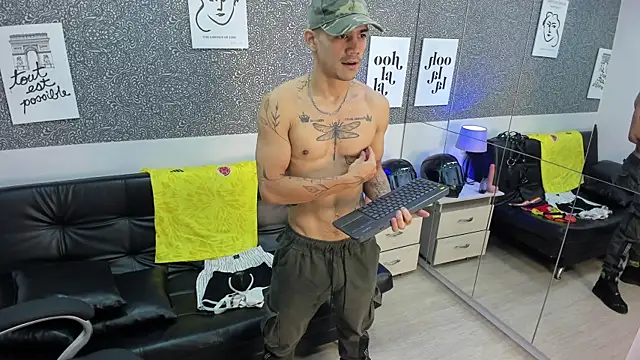 Jared_Cole Show in webcam