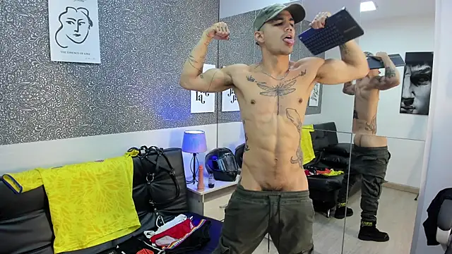Jared_Cole Show in webcam