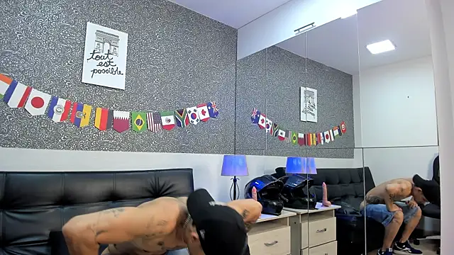 Jared_Cole Show in webcam