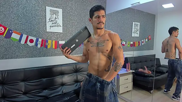Jared_Cole Show in webcam
