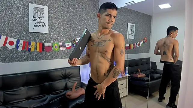 Jared_Cole Show in webcam