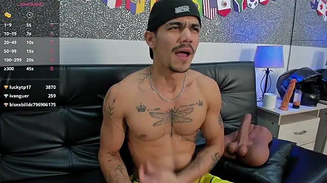 Jared_Cole Show in webcam