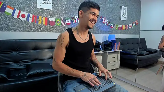Jared_Cole Show in webcam