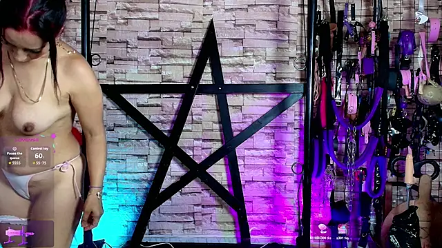 Caroline_bdsm Show in webcam