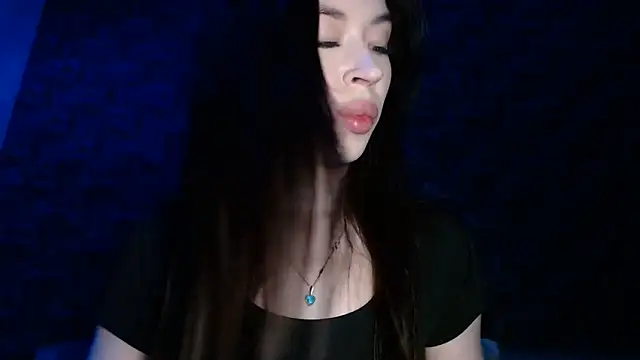 Show modela lu_dominationn na web-kameri