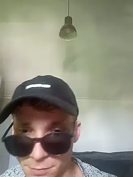 LuXDrg webcam show