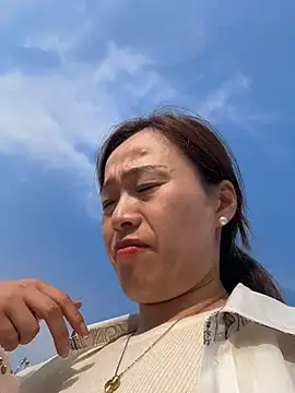 saozi666 网络视讯表演