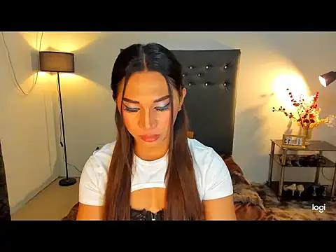 UrSeductiveCriselda Show Webcam