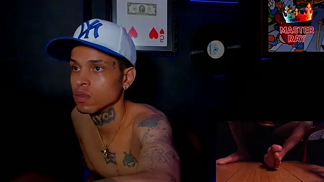SirRay99 Show in webcam