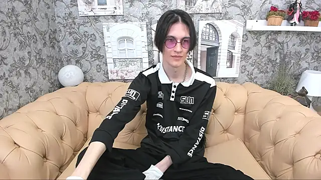 عرض كام John__Strong