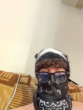 Hz1Tr Webcam show