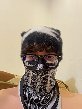 Hz1Tr webcam show