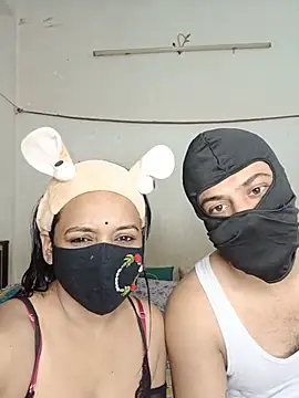 Show modela exoticindiancouple na web-kameri