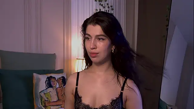 Webkamerová show HornyPriestess