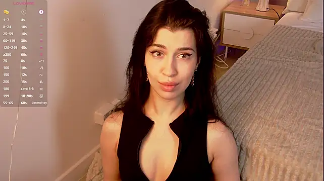 Webkamerová show HornyPriestess