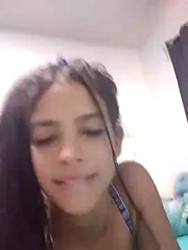 esmeralda_collins__n Webbikameraesitys