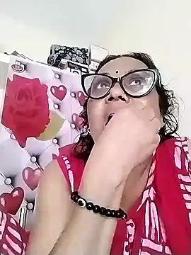 chatterjeesayani567 Adlı Modelin Canlı XXX Sohbeti