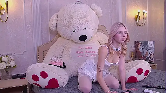 دردشة Lucy_Bambi الجنسية المباشرة