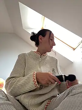 PregnantEmilia: вебкам-шоу
