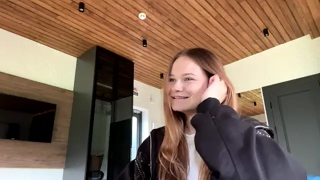 NikaLicka Adlı Modelin Canlı XXX Sohbeti