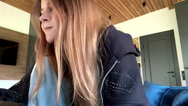 Chat +18 de NikaLicka ao vivo