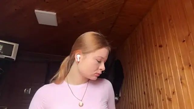 NikaLicka Adlı Modelin Canlı XXX Sohbeti