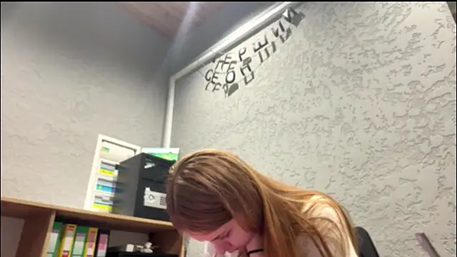 Chat +18 de NikaLicka ao vivo
