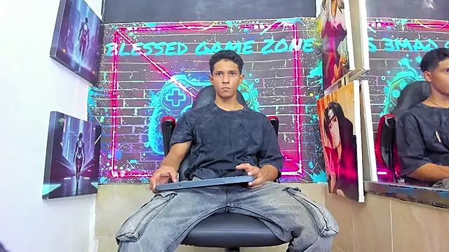 Yoel_Blessedのウェブカメラショー