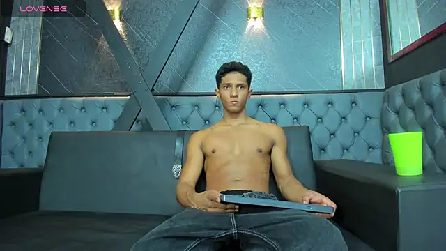 Yoel_Blessed 在線直播表演