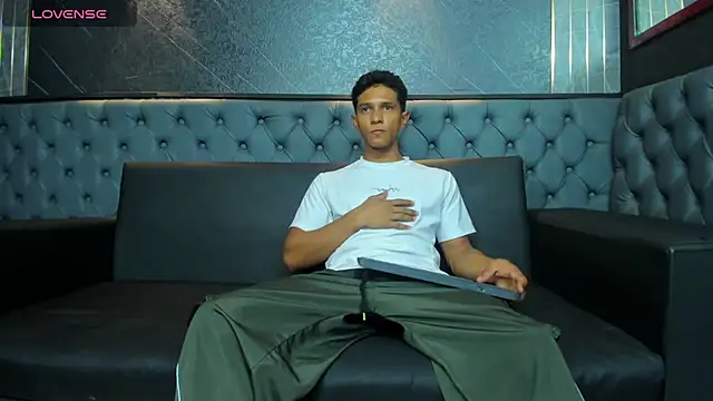 Yoel_Blessed's Webcam Show