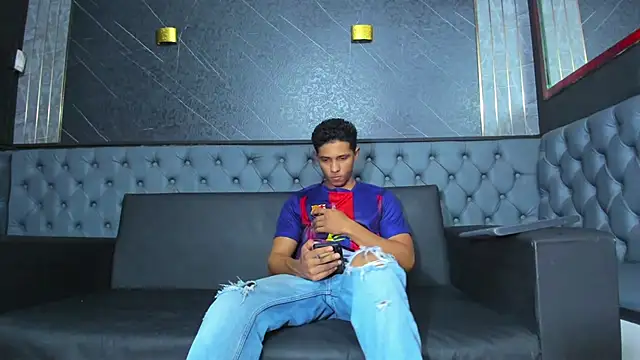 Show modela Yoel_Blessed na web-kameri