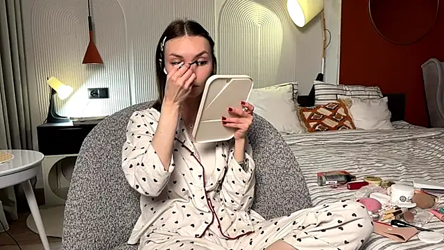 MirthaBaronin Webbikameraesitys