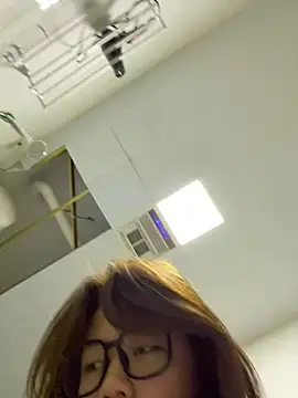 YoYo_2834's Webcam Show
