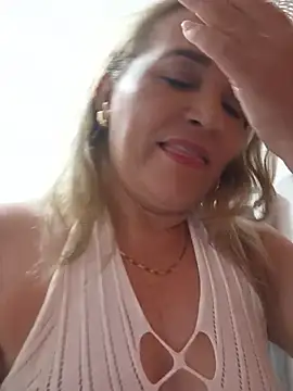 Sara_hilton02 Show in webcam