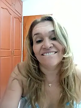 Chat +18 de Sara_hilton02 ao vivo